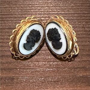 Vintage Elegant Gold and Black Cameo Screw Back Earrings
